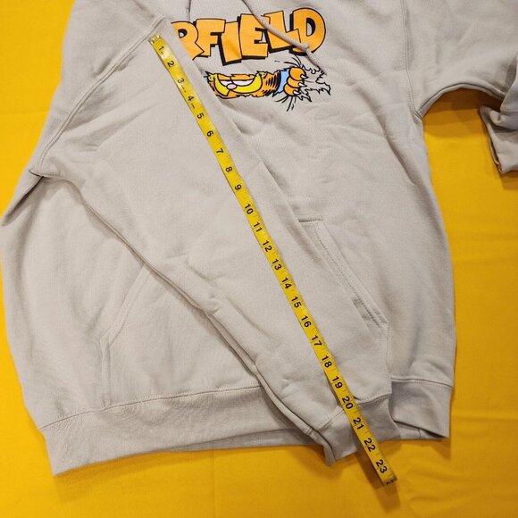 Garfield Nickelodeon Scratching Claws Hanging On Hoodie Sweatshirt Beige Size M - Picture 7 of 10
